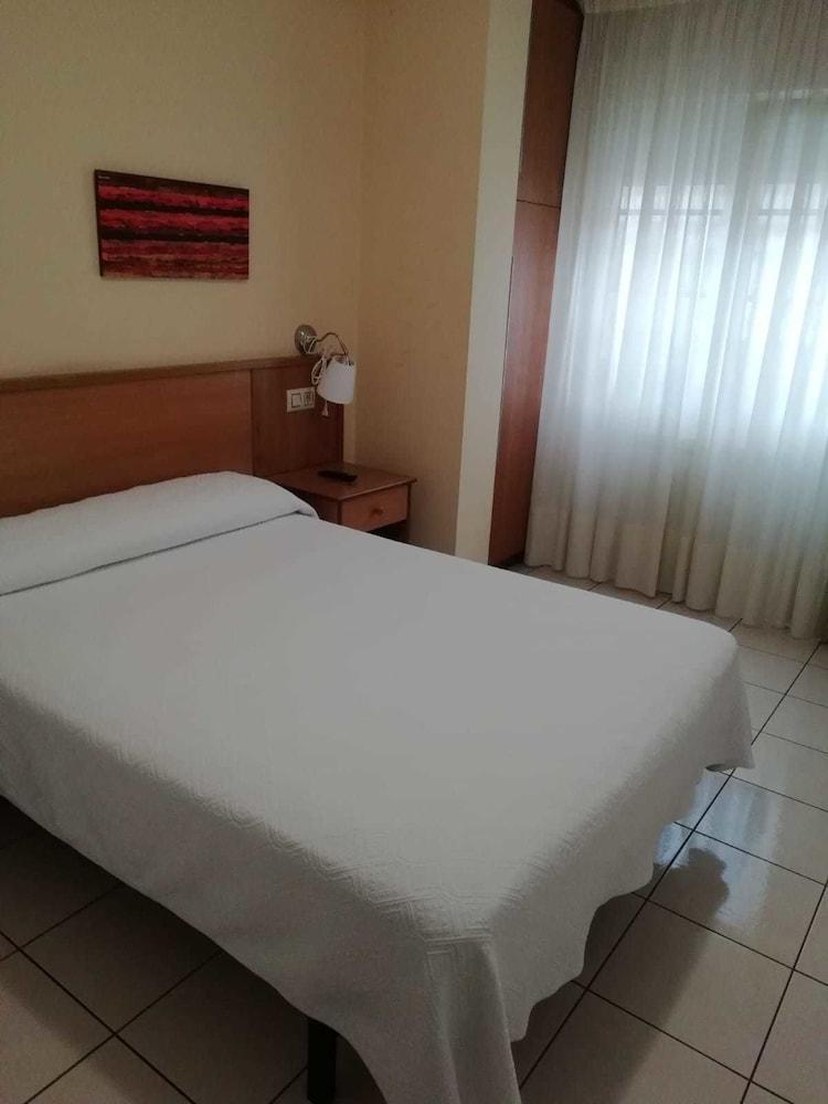 Pension Residencia Caola Артейхо Экстерьер фото